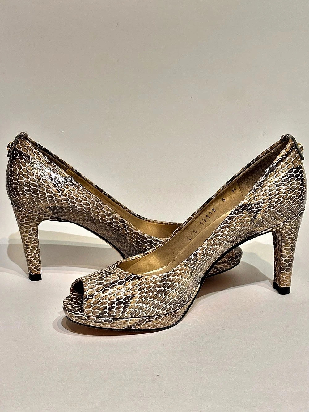Stuart Weitzman Plainfield Snakeskin Peep Toe Platform Pumps Size 5M